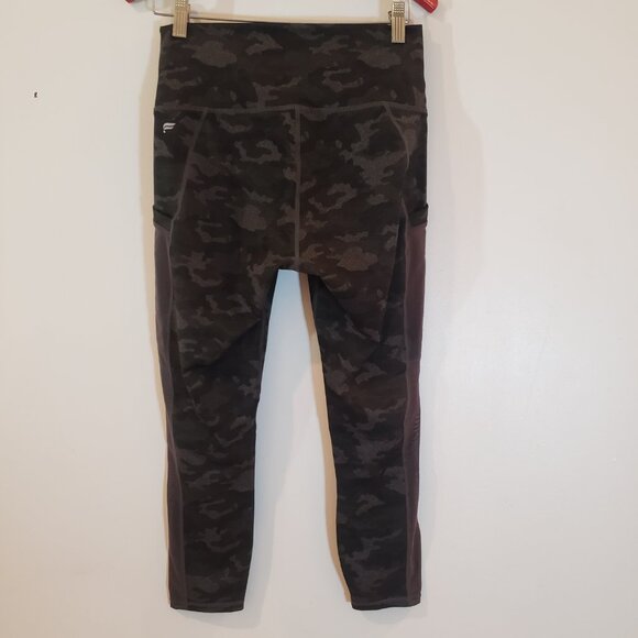 Fabletics Highwaisted Gray Camo Leggings - Picture 9 of 16
